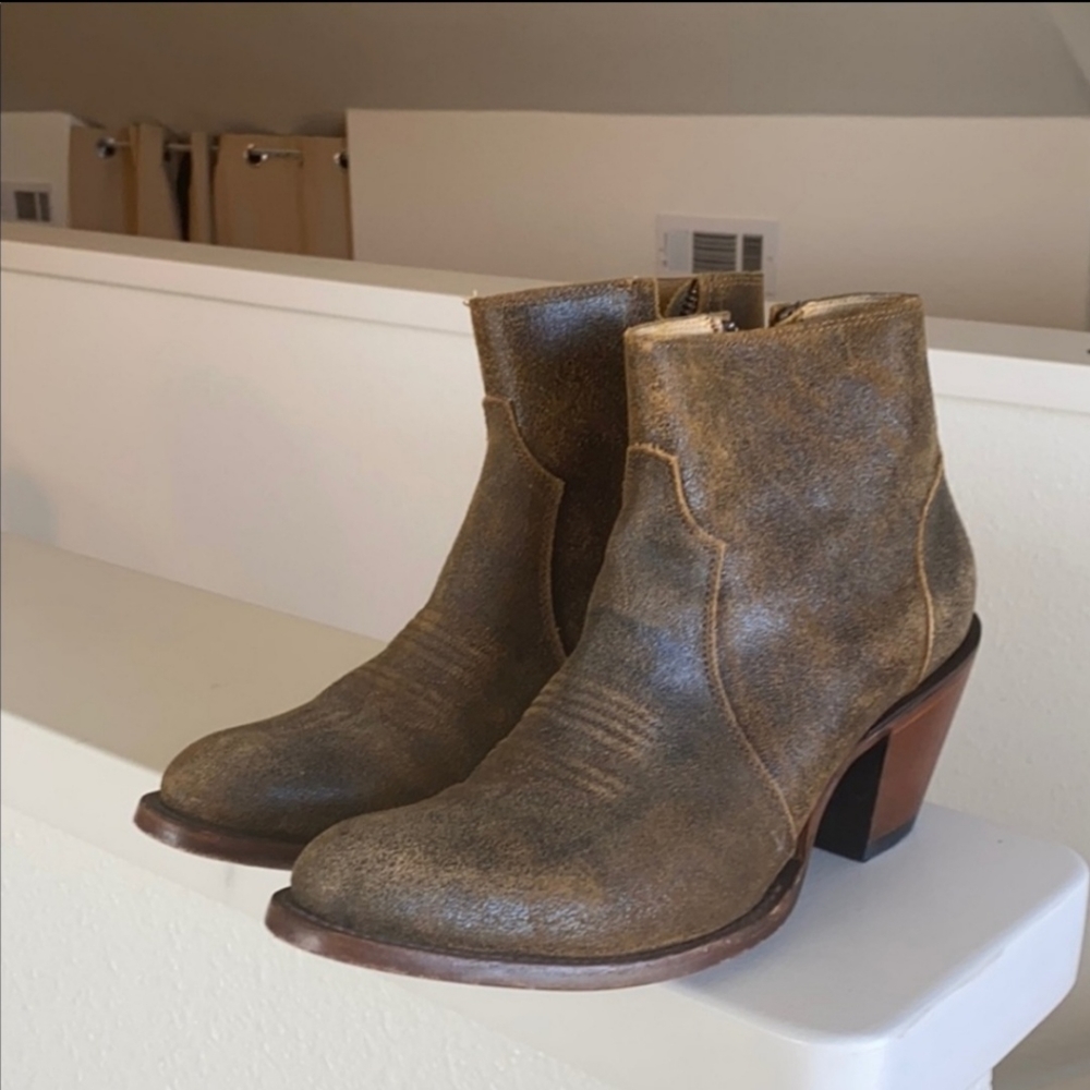 Amazing Shyanne Madison Side Zipper Booties! (Size 9) - Picture 2 of 7